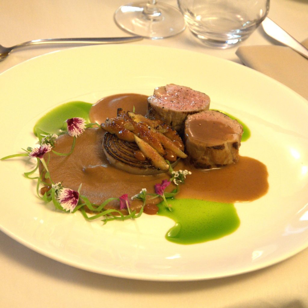 Filet mignon de porc, oignon de Vers rôti, compotée d'oignons caramélisés et figuesDSC1830
